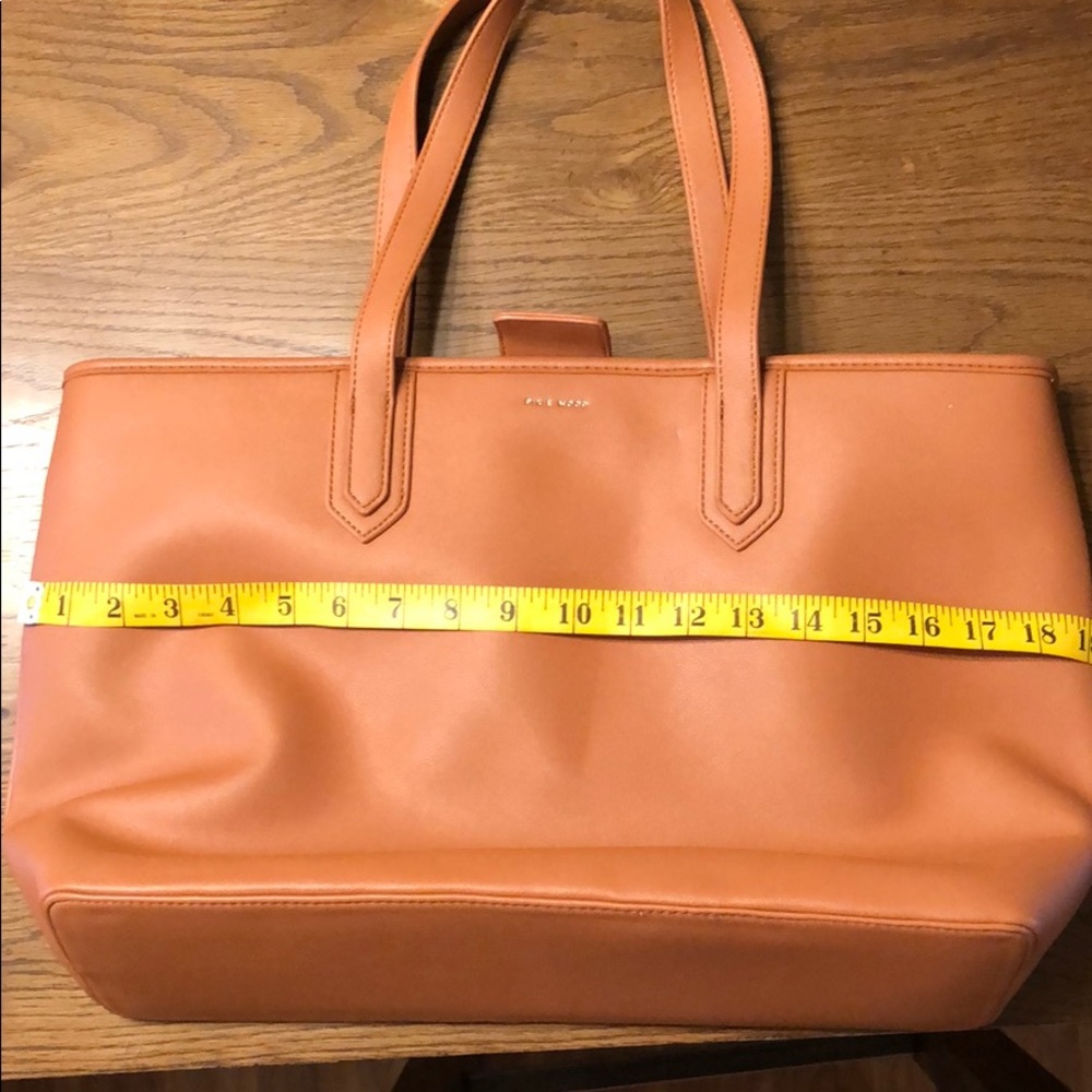 Pixie Mood Lydia Zipper Tote (caramel color)
